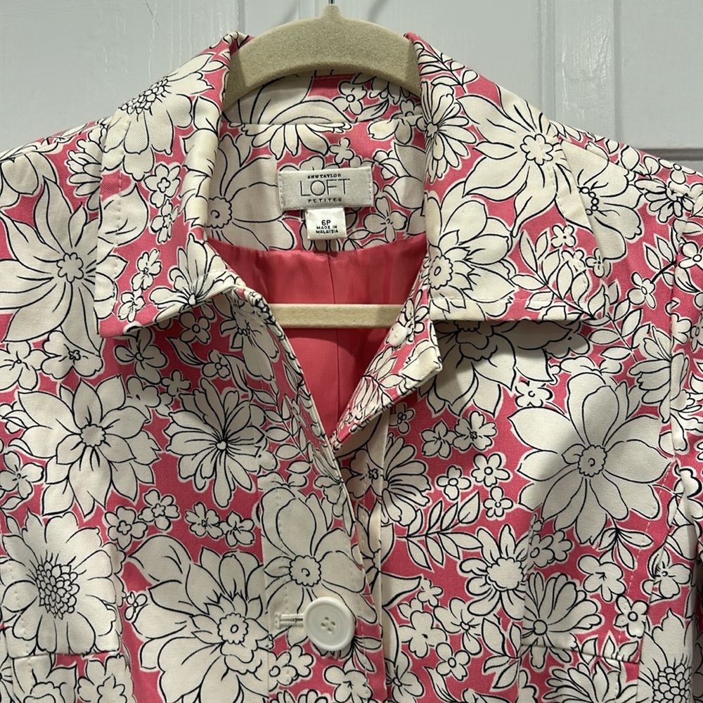 Aunt Taylor loft, petites, pink, white, black floral fully lined pockets spring